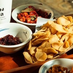 ข้าวเกรียบกุ้งน้ำพริกเผา