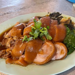 ขาหมูกับข้าว