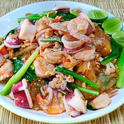 ผัดซีอิ๊วเส้นใหญ่ทะเล