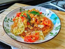 ผัดวุ้นเส้นใส่ไข่