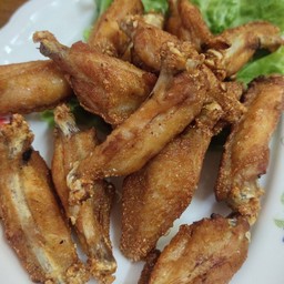 ปีกไก่ทอดน้ำปลา