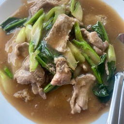 ราดหน้าหมี่กรอบ