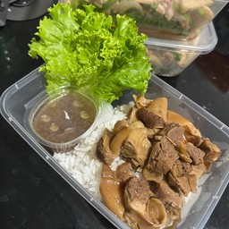 ข้าวหมูตุ๋น