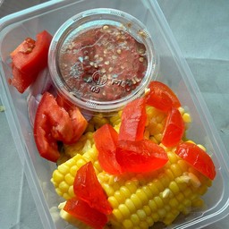 ยำข้าวโพดไข่แดงเค็ม