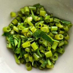 ผักบุ้งลวก