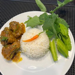 คั่วพริกซี่โครงหมู ราดข้าว
