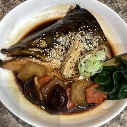 1102 หัวปลาแซลมอนต้มซีอิ๊ว SALMON HEAD SOY SAUCE SOUP