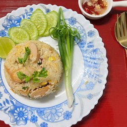 อาหารตามสั่ง&ก๋วยเตี๋ยว Byหมูน้อย สินสมบูรณ์