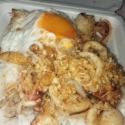 หมึกกระเทียมราดข้าว