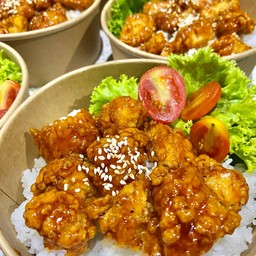 ข้าวไก่ทอดซอสเกาหลี