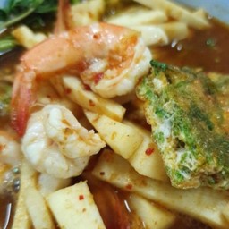 แกงส้มชะอมใส่กุ้ง