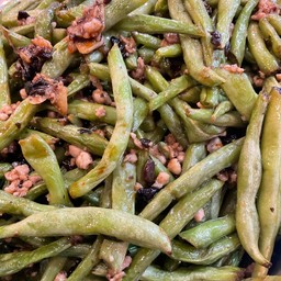 ผัดถั่วแขกเต้าซี่หมูสับ