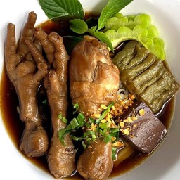 น่อง + ขา ไก่ตุ๋นมะระ