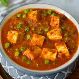 matter paneer ถั่วลันเตากับชีสในซอสมะเขือเทศ
