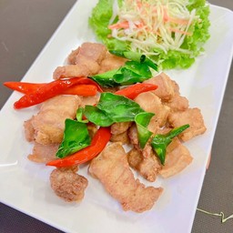 สามชั้นพริกเกลือ