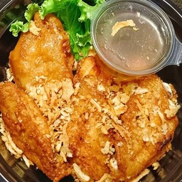 ข้าวปีกไก่ทอด