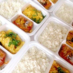 ข้าวกล่องราดแกง