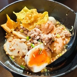 ก๋วยเตี๋ยวเที่ยงวันยันเทียงคืน สาขาราชพฤกษ์