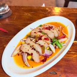 ยำคอหมูย่าง