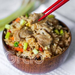 ข้าวผัดหมูสามชั้น ปันสุข