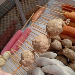 ลูกชิ้นปลาระเบิดกลม