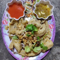 ปลาเห็ดโคน  ทอดกระเทียม