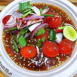 ยำไข่แดงเค็ม