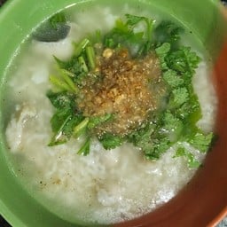 ร้านผัดไทยหอยทอดนักรบ เซเว่นบ้านแฮ่