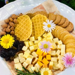 ชีสบอร์ด ชีส 5 ชนิด SMOKED CHEESE-RED CHEDDAR-GOUDA-PARM ESAN-EDAM.