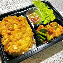 ผัดพริกแกงราดข้าว