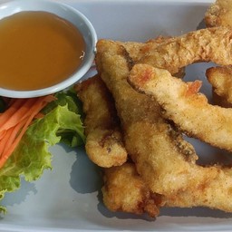 เนื้อปลากระพงครึ่งตัว (ทอดราดนำ้ปลา+น้ำปลามะม่วง)