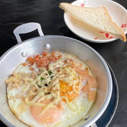 ไข่กระทะเบิร์นชีส+ขนมปัง