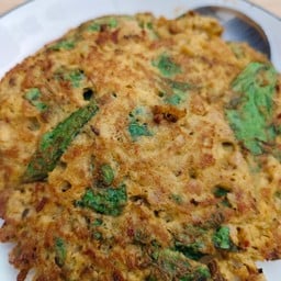 ข้าวไข่เจียวกะเพราหมูสับ (ไข่ 2 ฟอง)