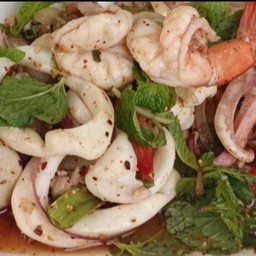 ลาบทะเล(หมึก,กุ้ง)