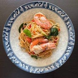 Spaghetti with Shrimp and Basil