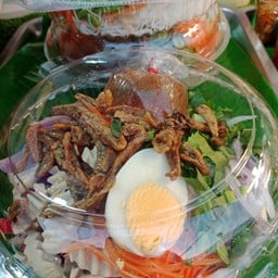 ยำแหนมข้าวทอดเสรีไทย91
