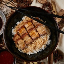 ข้าวหมูกรอบฮ่องกง พรีเมี่ยม ( หมูกรอบ )