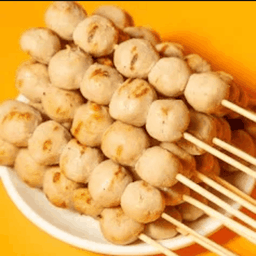 ปาร์ตี้ชุดใหญ่ ไฟกระพริบ.  ลูกชิ้นหมูนายปิง (ปิ้ง) 100 ไม้ 1770 บาท