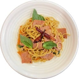 Spaghetti with Dried Chili and Bacon
