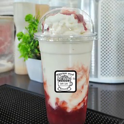 นมสดสตรอเบอร์รี่ปั่น