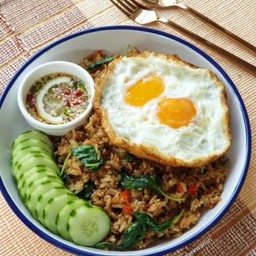 กระเพราหมูสับคลุกข้าว+ไข่ดาว