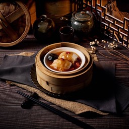 เยื่อไผ่น้ำแดงเห็ดหอม