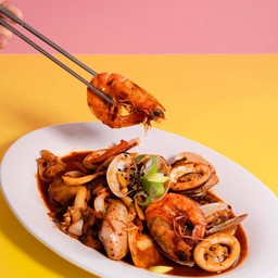 พัทกอรีทะเลผัดกิมจิ Bamgeoli seafood stir fried with kimchi