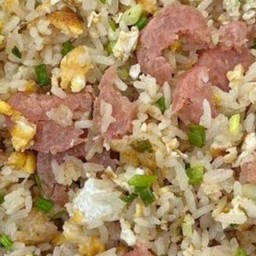 ข้าวผัดแหนม