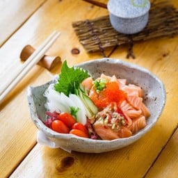 Salmon Tataki ยำแซลมอน