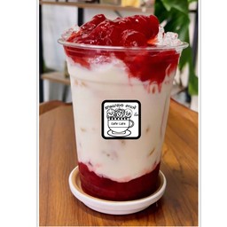 นมสดสตรอเบอร์รี่เย็น