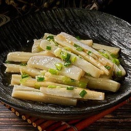 รากบัวผัดต้นหอม.