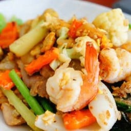 ร้านก๋วยเตี๋ยวไก่มะระนายเล็ก บุปเฟ่ 69