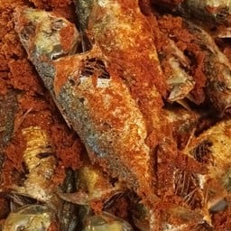 ปลาทูแขกสด ๆ ทอดขมิ้น2ตัว