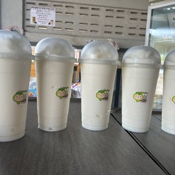 มะพร้าวปั่นนมสด